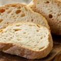 Da li znate gde završi bajati hleb? Od jednog dela vraćenih vekni pravi se namirnica koju svi imate u kući