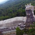 Neobična crkva šokirala posetioce Indonezije: Zovu je "kokošja", a njen tvorac je imao samo jednu želju (video)