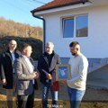 Predstavnici sl u Lešku sa porodicama Čolović i Jasnić! Elek: Ovo nije kampanja, iza nas stoje dela!