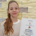 Nišlijka koju pamtimo sa Kinder čokolade, sada među najboljima iz biologije u Srbiji