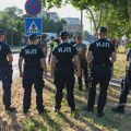Protest u Zrenjaninu večeras doveden do usijanja, pala i prva hapšenja tokom protesta! [FOTO] Protest u Zrenjaninu