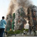 Tri solitera u plamenu, ljudi zarobljeni u stanovima: Dramatični prizori u Hongkongu