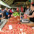 Pijace širom Srbije prepune sezonskog voća! Trešnje i jagode preplavile tezge, Zrenjanin među gradovima u kojima su cene…