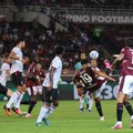 Da li je moguće da je ovo pogodio?! Pavlović već u prvom kolu gledao gol sezone?! Ovo je jedan od najboljih pogodaka koje ćete…