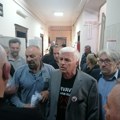 Privatno obezbeđenje sprečavalo odbornike da uđu u salu