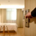 Britanija troši više od 500.000 funti dnevno na prazne hotelske krevete za migrante