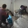 Dostavljač ostavio hranu, a "digao" patike! Uhvaćen na kameri, a ljudi na mrežama napadaju vlasnike obuće (video)