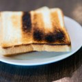 Stručnjaci upozoravaju na skrivene opasnosti jedenja zagorelog tosta