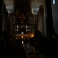 Molitvu ništa ne može da prekine: U Crkvi Svetog Marka u Beogradu nestala struja, ali sveštenici upalili sveće i održali…