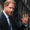 Princ Hari najavio je dolazak u Veliku Britaniju kako bi posetio oca