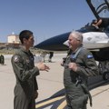 Америчка војска извела први тест лет борбеног авиона Ф-16 којим пилотира вештачка интелигенција