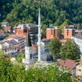 Pojačane bezbednosne mere u Srebrenici, osim zvaničnika RS, u grad stigao i premijer FBiH