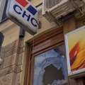 Preteći grafiti i oštećene prostorije SNS-a u Čačku