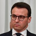 Beograd očekuje reakciju međunarodne zajednice nakon privođenja tri srpska policajca, navodi Petar Petković