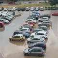 (VIDEO) Jako nevreme u Priboju: Centar grada pod vodom, studenti kažu - "novo letovalište"