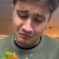 Отишао да проба фамозни бургер у ресторану код познатог кувара па се шокирао укусом: Открио и колико кошта (видео)