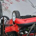 (Foto) Kolima uleteo u dvorište Bizarna nesreća u Novoj Varoši: Probio ogradu i zabio se u kuću, sumnja se da se trkao