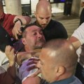 Šta se sve dešavalo nakon završetka protesta u Beogradu: Kako su maskirani huligani sa navijačkim bakljama izazvali…