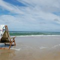 Skriveni biser Crne Gore - plaža sa kristalno čistom vodom, a set ležaljki i suncobran samo 20 evra