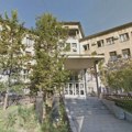 Profesori se okupili ispred dekanata Medicinskog u Beogradu: Traže da se poništi odluka po kojoj je smenjena Tanja Simić
