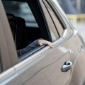 Majka iz kafića gledala kako joj lopov krade auto i dete u njemu Detalji drame u Zagrebu: Sve se desilo za 2 minuta