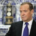 Medvedev kritikovao sporazum SAD i Ukrajine: „Zemlja koja nestaje plaća oružje bogatstvom“