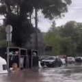 (Video) Kataklizma u Valjevu: Ogromna količina kiše sručila se za kratko vreme, ulicama ne može da prođe, sve je puno…
