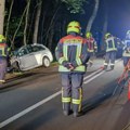 Mladić iz bih teško povređen u nemačkoj: Kolima udario u jelena, pa sleteo sa puta iz zakucao se u drveće (foto)