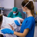 Epiziotomija kao dobar dan: U Srbiji rutinski seku žene na porođaju