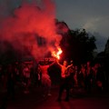 Ratno stanje u Parizu, grad gori: Tuča navijača PSŽ-a i policije, sevali pendreci i suzavac...