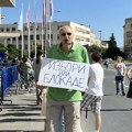 Novi Sad: Studenti i građani se okupljaju ispred Skupštine grada, prisutne jake snage policije