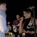 Marija Mikić prvi put nastupila nakon operacije: Pevačica iznenadila publiku na nastupu kolege