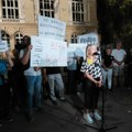 Niš: Građani pružaju podršku smenjoj direktorki gimnazije