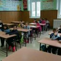Počela nova školska godina: U klupama 740.000 đaka, od toga 65.000 prvaka