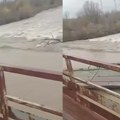 Bujica odnela pontonski most kod Svilajnca! Pogledajte kako je nabujala Velika Morava (video)