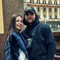 Bogdana Ražnatović u luksuznoj bundi od nerca pozirala s Veljkom u Rusiji: On je opisao sa samo dve reči