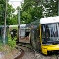 Najmanje 20 ljudi povređeno prilikom iskliznuća tramvaja iz šina u Berlinu: vozilo udarilo u stub, pa se prepolovilo
