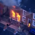 Gori Belfast! Besna rulja zapalila kuće, lokale i vozila migranata s s Bliskog istoka (video, foto)