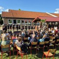 Novo lice školskog dvorišta u Šumaricama: Tartan podloga, sadnice smilja i folklor (FOTO)