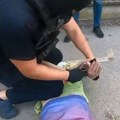 VIDEO: Snimak hapšenja tri osobe osumnjičene za ubistvo 73-godišnjeg muškarca