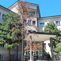 Fakultet nam se pred očima raspada i pretvara u ludnicu