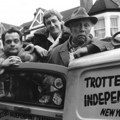 Legendarni žuti kombi iz "Mućki" ide na aukciju: Delbojev trotočkaš mogao bi da košta kao novi Mercedes