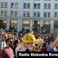 Studenti iz Srbije koji trče do Brisela stigli u Beč, dočekala ih šefica diplomatije Austrije