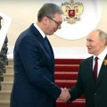 Vučić stigao na Paradu pobede (video)