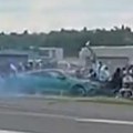 Stravične scene sa auto trke! Vozilo uletelo u gledaoce, najmanje 17 povređeno (video)