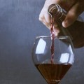 Fontana iz snova: U ovom italijanskom selu vino teče 24 sata dnevno — potpuno besplatno!