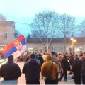 Protest u Aranđelovcu: Građani zabrinuti za budućnost FK Šumadija