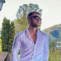 Pevač prevario ženu sa koleginicom, pa nestao iz javnosti: Ona mu sve oprostila, sada blistaju od sreće: "Ljubavnica treba da…