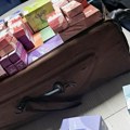 Milionska zaplena u Preševu: Policija u prikolici pronašla robu vrednu 5,5 miliona dinara!