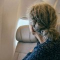 Бака приметила "чудно комешање" на суседном седишту: Кад су стигле стјуардесе, уследило је шок откриће